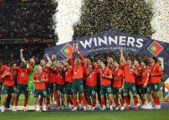 爱游戏-C罗重要时刻反败为胜，巴塞罗那带队取胜！